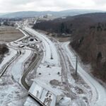 42 km 76+390 roboty ziemne, układanie warstw konstrukcji nawierzchni, przy DP1956R