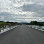12.1 km 74+500 obiekt ES 2.2-montaż barier