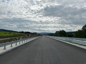 12.1 km 74+500 obiekt ES 2.2-montaż barier