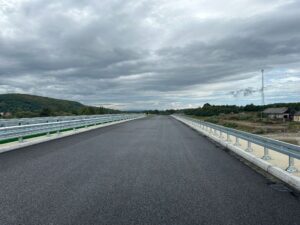 12.2 km 74+500 obiekt ES 2.2-montaż barier