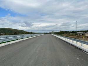 12.2 km 74+500 obiekt ES 2.2-montaż barier