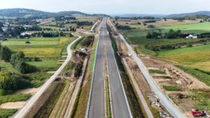 13 km 70+410 ułożone warstwy nawierzchni