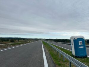 4 km 70+800 rozpoczęcie wykonywania oznakowania poziomego ( przeciwnie do km )