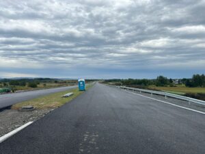 4 km 70+800 ułożona warstwa nawierzchni ,( przeciwnie do km )