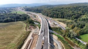 45 km 76+110 obiekt ES 2.3 - wykonana warstwa ścieralna