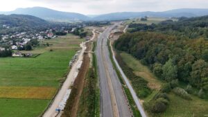 48 km 76+840 ułożone warstwy nawierzchni