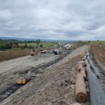 6 km 72+350 roboty ziemne, zabezpieczanie skarpy (przeciwnie do km)