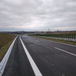 2 km 69+200 wykonane oznakowanie poziome (przeciwnie do km)